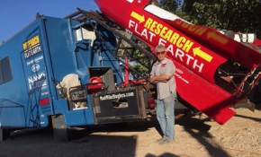 Çılgın Mike, Dünya'nın düz olduğunu göremedi