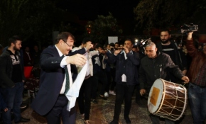 Başbakan Yardımcısı Çavuşoğlu Bursa'da asker uğurladı.