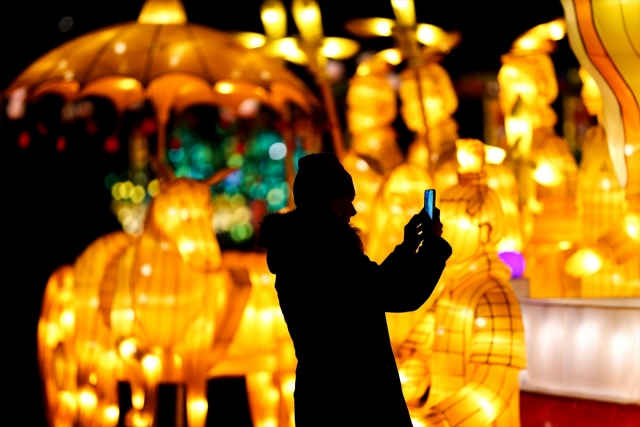 ABD’de “Çin” temalı ışık şovu renkli görüntüler oluşturdu