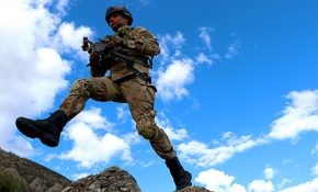 Kahraman komandolar hazır kıta vatan savunmasında