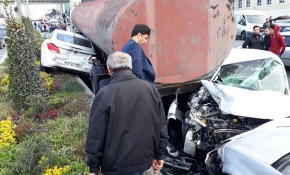 Başakşehir'de freni boşalan tanker, caddeyi savaş alanına çevirdi