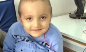 İki kulağına takılan işitme cihazıyla ilk kez ses duydu