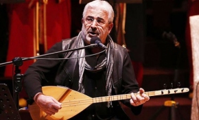 Sanatçı Esat Kabaklı trafik kazası geçirdi