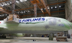 THY uçakları, 350 litre boyayla ilk günkü görünümüne kavuşuyor