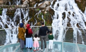 Doğu Karadeniz'in büyüleyen rotası: Tomara Şelalesi