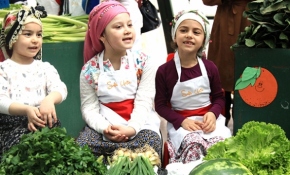 'Minik pazarcılar' büyükleri aratmadı