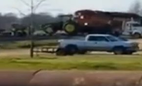 Tren traktörü böyle biçti