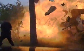 Gaz hattı delinen ev böyle patladı