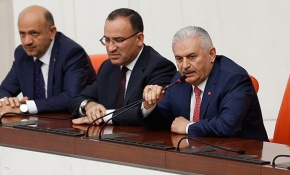 23 Nisan özel oturumunda Meclis Genel Kurulu’nda gergin anlar