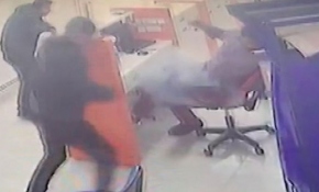 Telefon tamir ederken batarya patladı