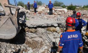 Samsat'taki depremde 39 kişi yaralandı