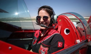 Genç akrobasi pilotu, kadınları cesaretlendiriyor