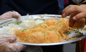 Şanlıurfa'da pişmaniyeyi acıyla buluşturdular