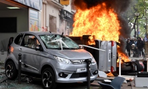 Fransa'da 1 Mayıs kutlamalarında göstericiler polisle çatıştı