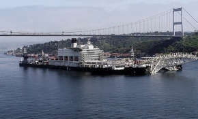 TürkAkım'da kullanılan dünyanın en büyük inşaat gemisi Marmara'da