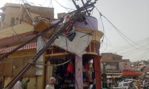 Hindistan'daki kum fırtınasında ölenlerin sayısı 125'i geçti