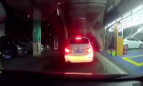 Çin'de yeraltı otoparkı böyle çöktü