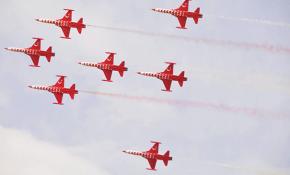 Türk Yıldızları'nın Konya'daki gösterisi nefes kesti