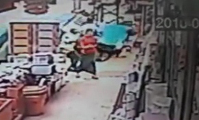 Adana’da otomobil yayalara çarptı: 6 yaralı