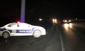 Polis aracı maketinden kaçtılar, gerçek polise yakalandılar