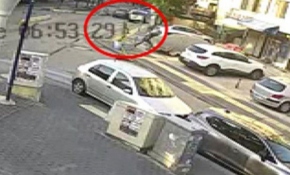 Balona röveşatadan sonra saksıya tekme