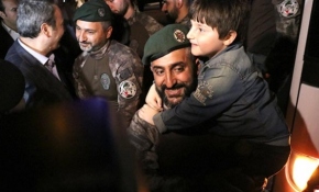 Afrin'den dönen Özel Harekat polisleri ailelerine kavuştu