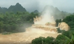 Asya'nın en büyük şelalesinde görsel şölen