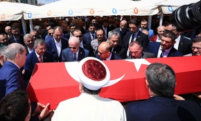 Yazar Mehmet Niyazi Özdemir, son yolculuğuna uğurlandı