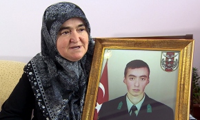 Hatice Özalkan şehit annesi olmanın gururunu yaşıyor