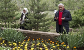 Başbakan Yıldırım'dan annesinin kabrine ziyaret