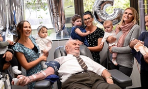 Kanıyla 2.4 milyon bebeğin hayatını kurtardı