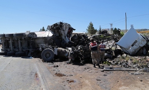 Gaziantep’te iki tır çarpıştı: 2 ölü