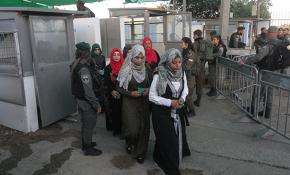 Ramazan ayının ilk cuma namazı için Filistinlilerin Kudüs'e geçişi başladı