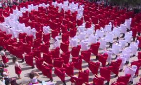 270'den fazla ilkokul öğrencisinden Türk bayrağı koreografisi