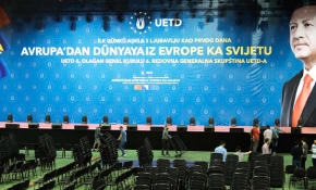 Avrupalı Türkler, Bosna Hersek'e gitmek için Hırvatistan sınır kapısına akın etti