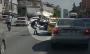 Taksici, kadın yolcusunu bacağından tutarak dışarı attı