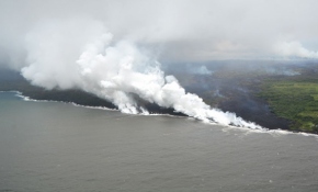 Kilauea Yanardağı'ndan püsküren lavlar denize ulaştı
