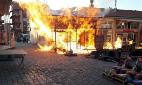 Isparta’da tekel bayi alev topuna döndü