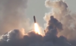 Rusya balistik füzelerini denizaltından fırlattı