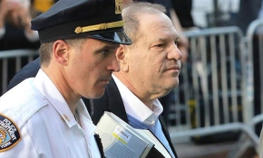 Tacizle suçlanan Amerikalı yapımcı Weinstein teslim oldu