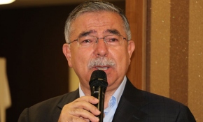 Milli Eğitim Bakanı Yılmaz kürsüde duygusal anlar yaşadı