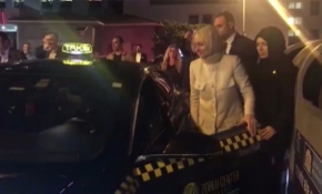 Bakan Kaya direksiyona geçti, taksiyle İstanbul turu attı