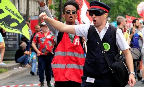 Fransa'da demiryolu çalışanları yine iş bıraktı