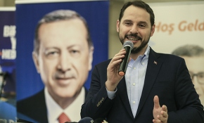 Enerji Bakanı Albayrak Romanlarla iftarda bir araya geldi
