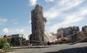 Atatürk Kültür Merkezi’nde son duvar yıkıldı