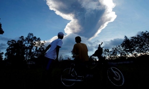 Endonezya'daki Merapi Yanardağı'nda patlama