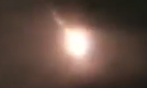 Çin'de düşen gök taşı, geceyi aydınlattı