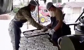 Mehmetçik'ten Afrin halkına Ramazan pidesi