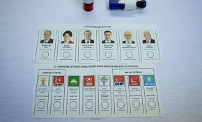 Oy pusulalarının basım alanı 24 saat kamerayla izleniyor