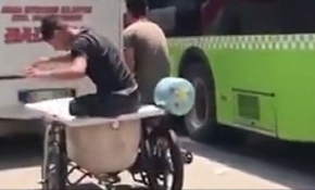 Adanalı gençlerden bunaltan sıcağa küvetli çözüm